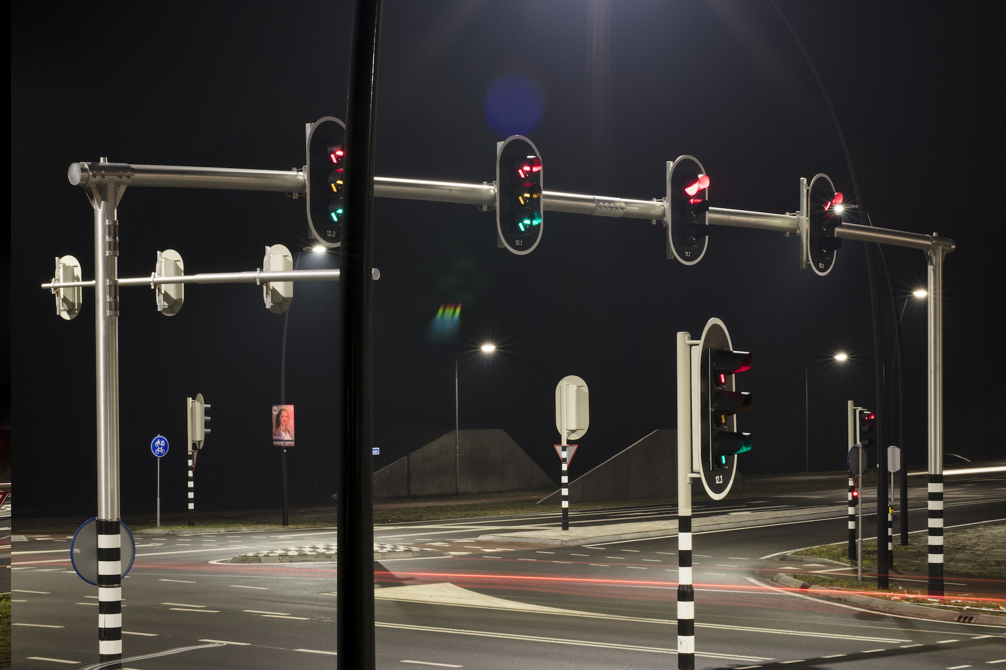22A4805_LR